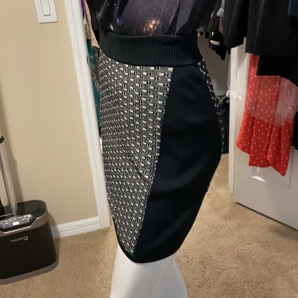 RAG & BONE BLACK AND WHITE PRINT KNIT SWEATER FABRIC MINI SKIRT SM NWOT - Picture 3 of 9